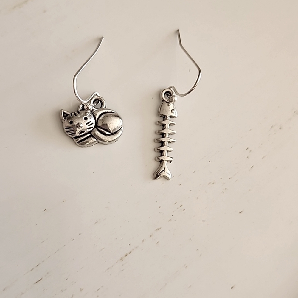 Asymetrical Cat Face  Fish Earrings   ER
